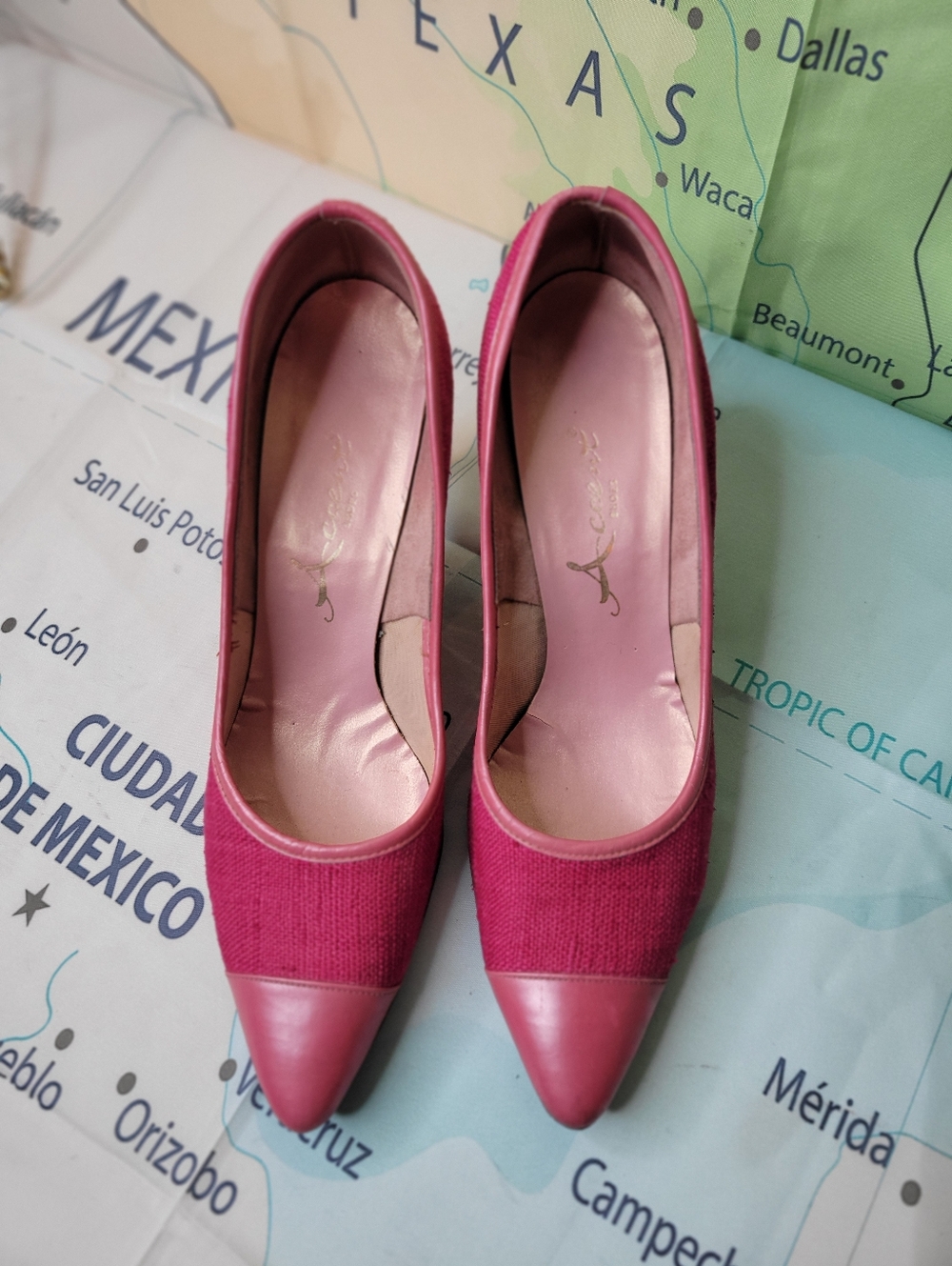 Vintage 1950s Accent Shoes Pink Pointed-Toe Women's Pumps